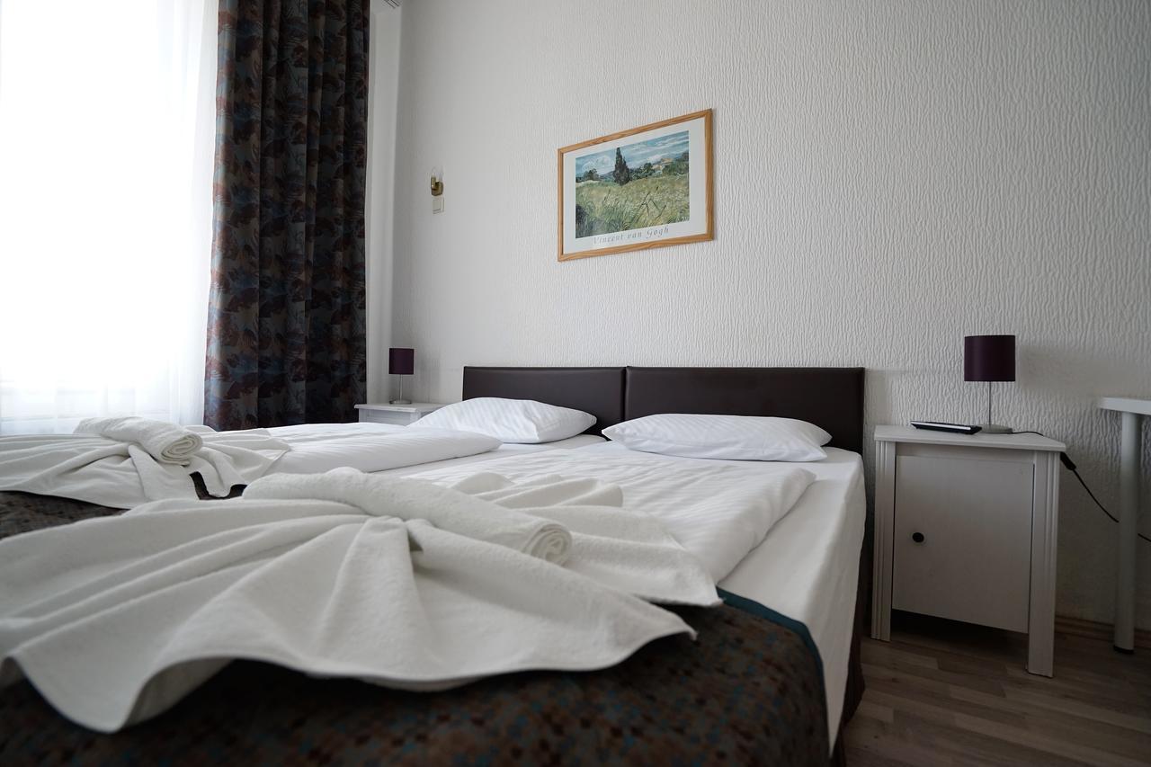Hotel Altstadt Spandau Seeburg  Экстерьер фото