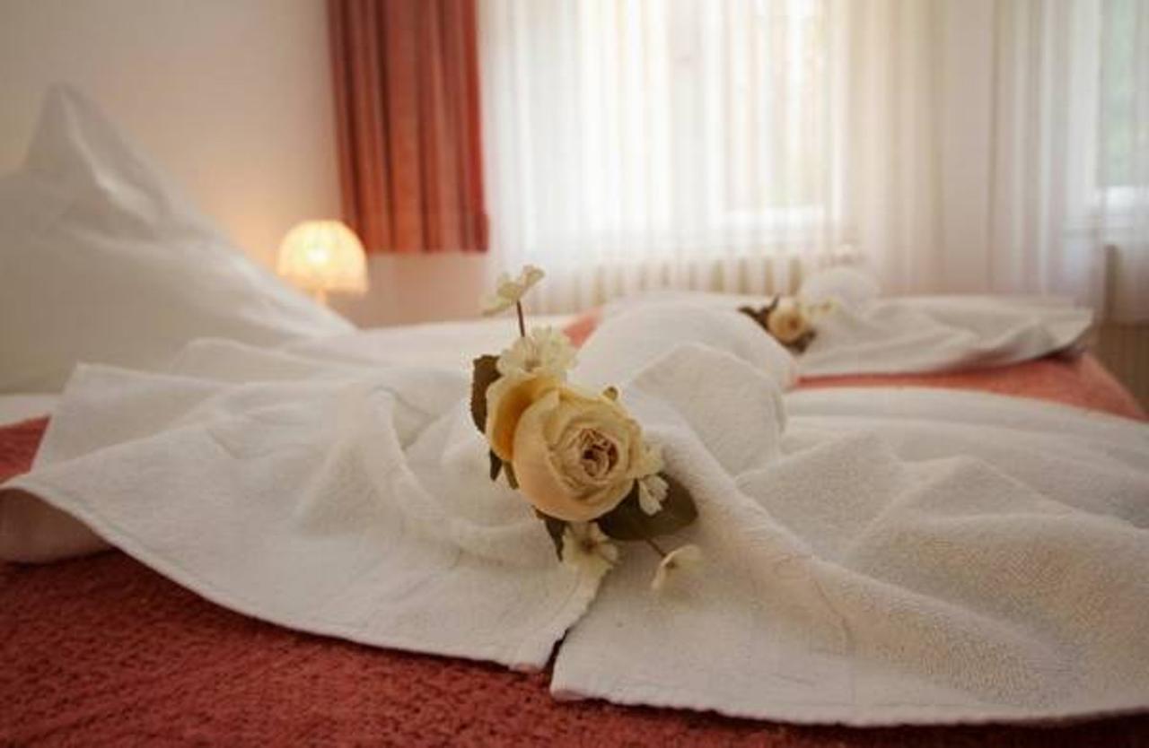 Hotel Altstadt Spandau Seeburg  Экстерьер фото